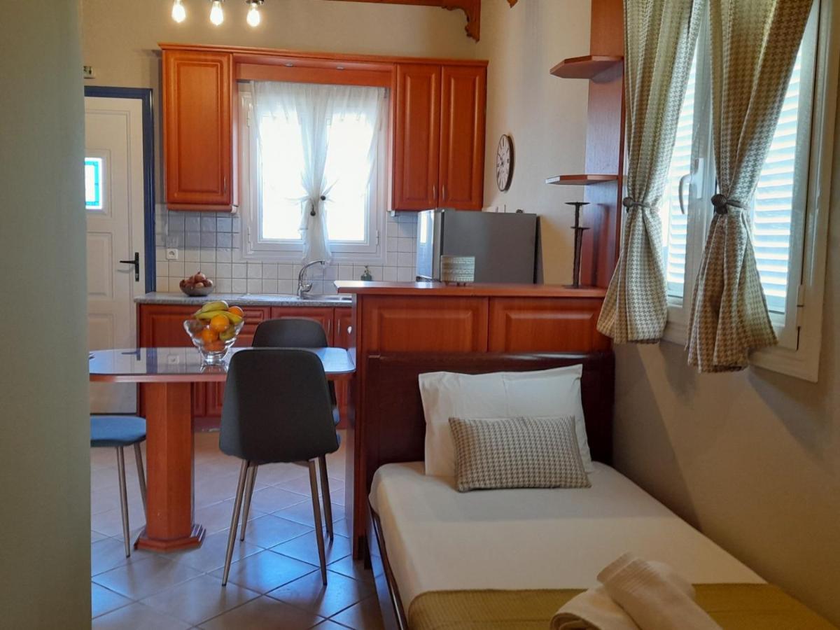 Katerina House Apartment Finikounta Exterior photo